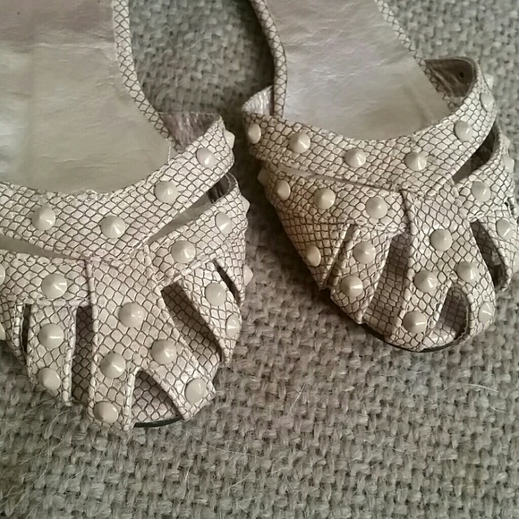 Studded  flats - Picture 2 of 8